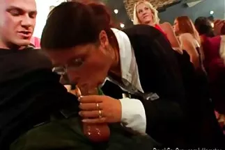 الجنس قصص سكس محارم عربي شقراء مع ضيف .