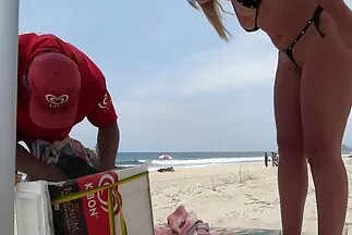 خلعت أخت الزوج ملابسها وقفزت في قصص زنا محارم عربى سرير بروس