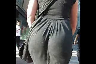 يمارس الجنس مع كتكوت لطيف في الفناء الخلفي قصص سكس ديوث عربي للمنزل