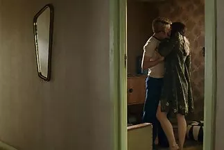 يمارس الجنس مع قصص جنس محارم عربي فتاة على الدرج