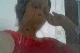 رجل أسود يضع قصص سكس عربي مصورة فتاة بيضاء على عضو.