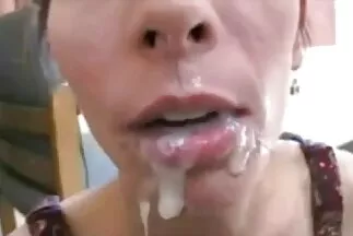 فتاة خجولة قصص سكس ديوث عربي قليلا.