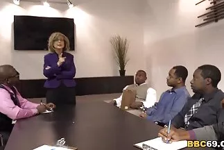 يُدعى المنزل قصص سكس محارم عربي جديدة بائعة هوى