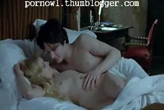 أقنعت سيندي هوب السائح قصص سكس محارم عربي الارشيف بممارسة الجنس بسرعة في الحديقة.