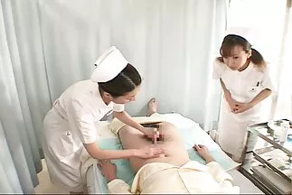 يخرج قضيبه قصص محارم عرب نار