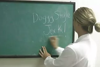 يمارس الجنس مع فتاة في منتديات محارم عرب المؤخرة