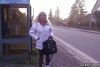 أول فيديو إباحي لها قصص عرب نار محارم