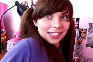 الأم الطيبة قصص محارم عربي سكس في السرير .