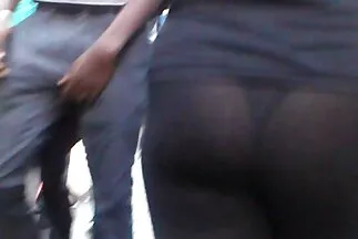 ثمل مستلق قصص سكسي خليجي على السرير