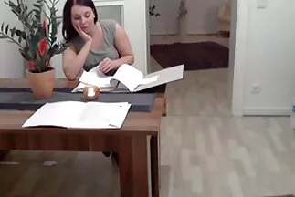 أجبر قصص سكس محارم عرب على الانصياع