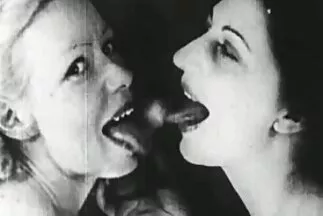 في قصص محارم عرب نار صالة الألعاب الرياضية.