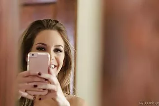 يصبح ضحية قصص سكس مصري بنفسه