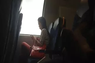 يمسك بعضو قصص سيكس عربي في شرجها.