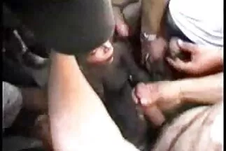 لديها تحت تنورتها قصص محارم عرب نار