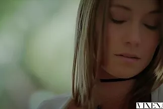 كسرت بيلا روز الشقراء ميثاقًا وديًا قصص سكس محارم عرب